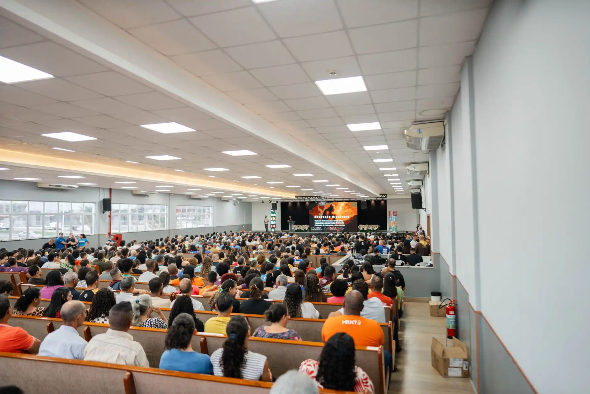 机柜整理与线缆绑扎技术:提升网络机房整洁度的实用方案